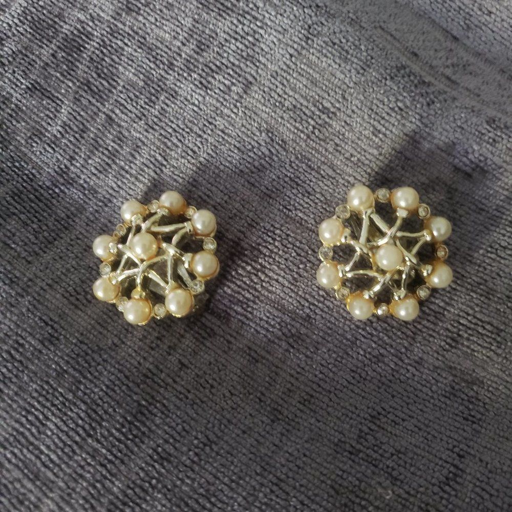 Vintage Kramer of New York Clip On Earrings